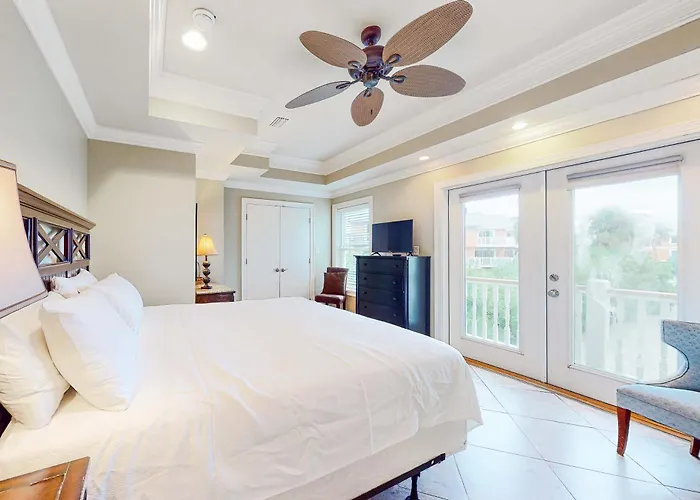 Lagoon-view Coastal Retreat With Shared Pool Fishing Pier And Easy Access