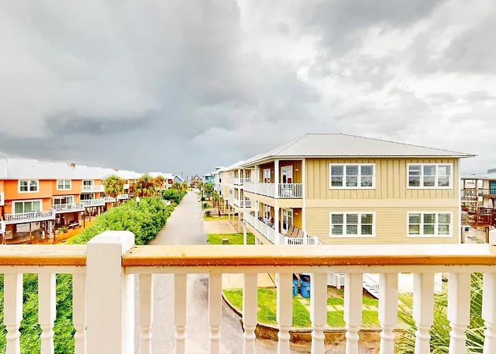 Lagoon-view Coastal Retreat With Shared Pool Fishing Pier And Easy Access